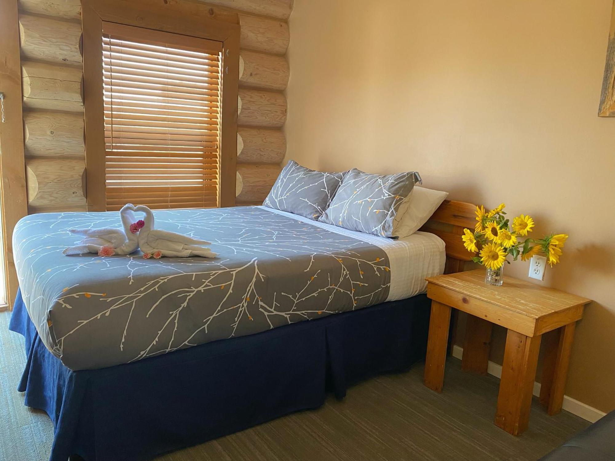 Bear's Claw Motel 4*